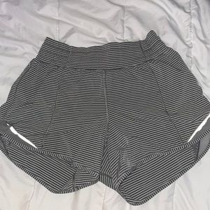 lululemom hotty hot shorts